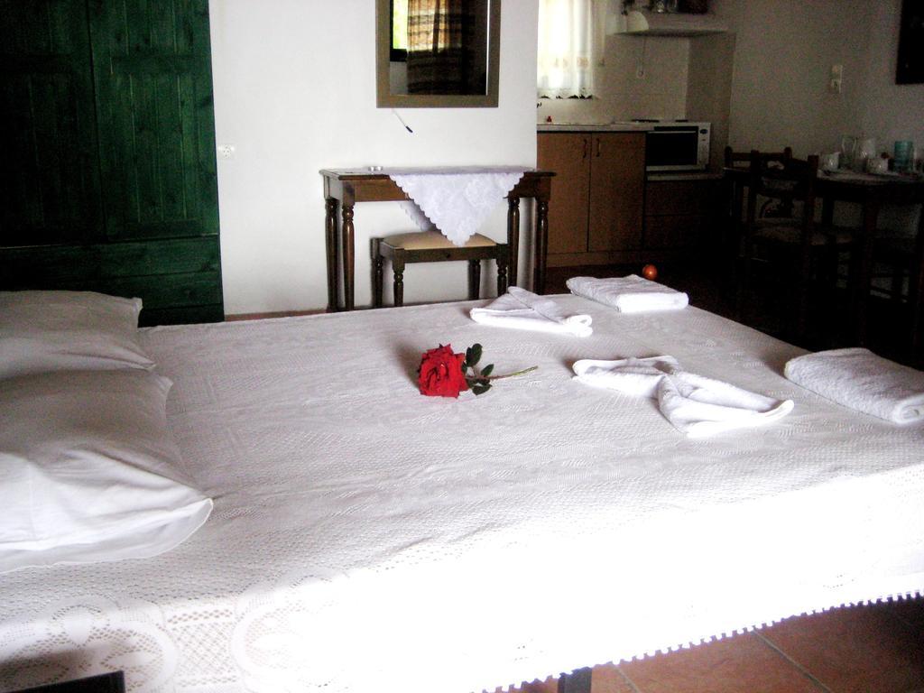 Appartement τουριστικεσ επιπλωμενεσ κατοικιεσ φροσω χωριατη Ágios Kírykos